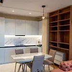 Deluxe Apartment-Swimming Pool