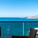 Deluxe Apartment-Swimming Pool